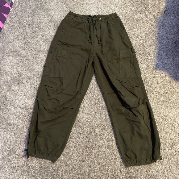 Jaded London Pants - Jaded London size medium army green or khaki parachute cargo pants